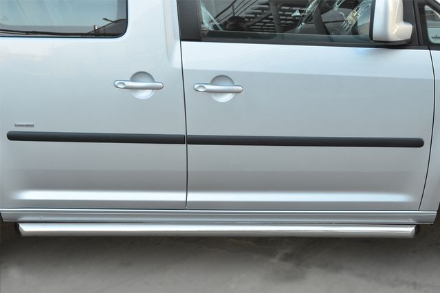 Защита порогов RusStal труба d63 (вариант 1) для Volkswagen Caddy 2013-2015 (короткая база). Артикул VCT-0015501