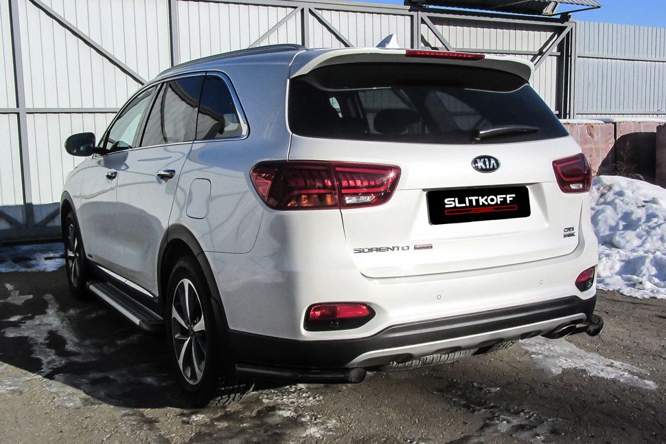 Защита Slitkoff заднего бампера уголки d57 для Kia Sorento III (Prime) рестайлинг 2017-2020 ЧЕРНАЯ матовая. Артикул KS17-006B