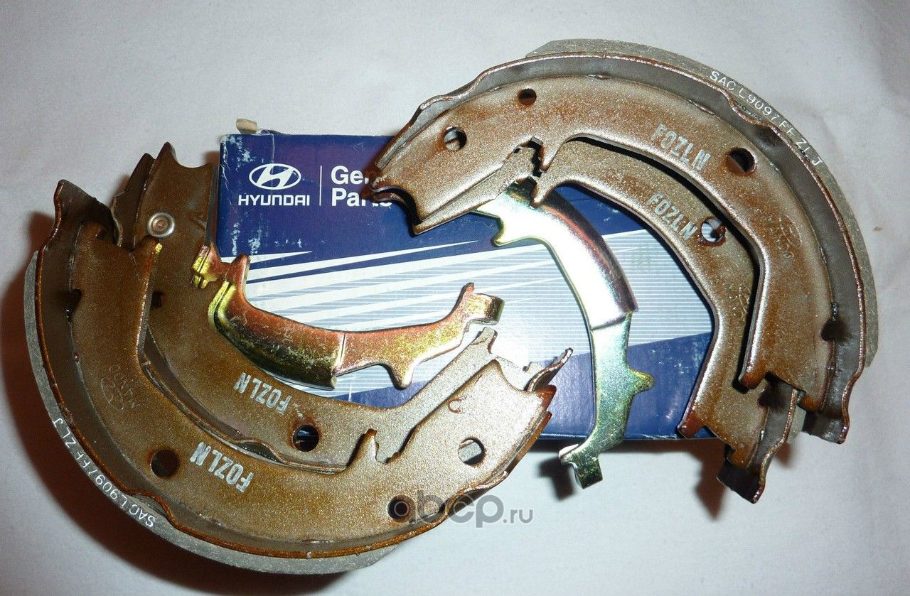 Тормозные колодки Hyundai / KIA. Артикул 583502EA10