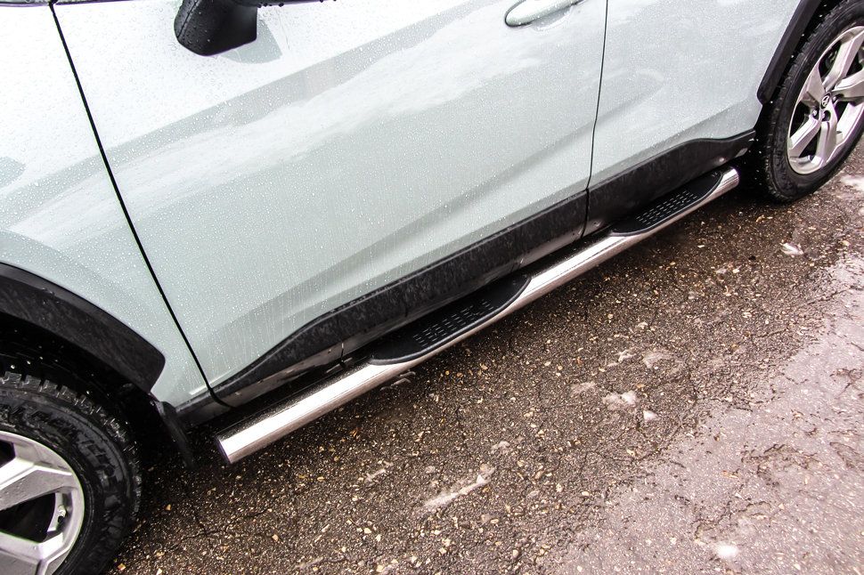 Пороги Slitkoff труба d76 с проступями для Toyota RAV4 V 2018-2026. Артикул TR419-003