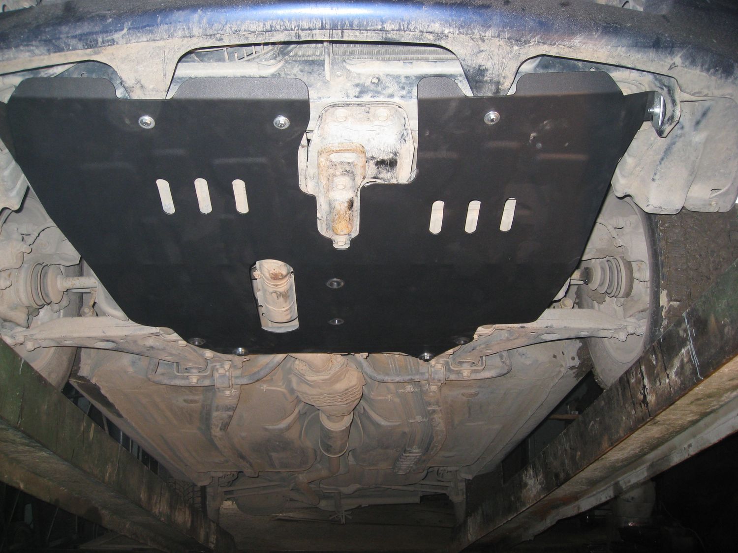 Защита Alfeco для картера и КПП Toyota Corolla Spacio E110 1997-2001. Артикул ALF.24.32