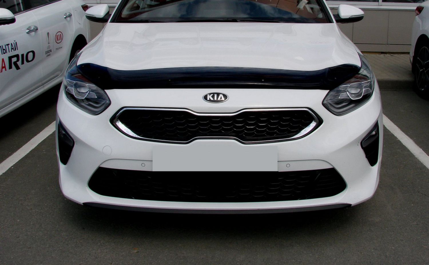 Дефлектор SIM для капота Kia Ceed III хэтчбек, универсал 2018-2026. Артикул SKICEE1812