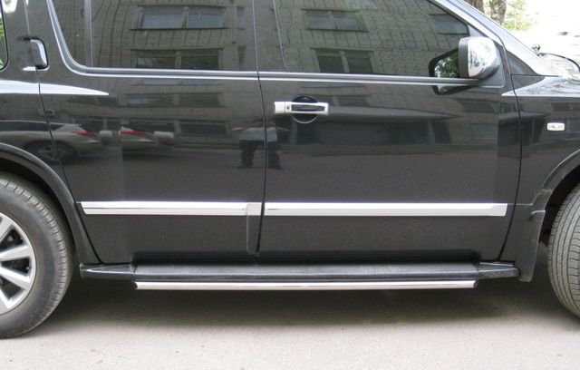 Защита порогов RusStal труба d42 по дверям (вариант 1) для Infiniti QX56 II 2004-2009. Артикул IQT-0003231
