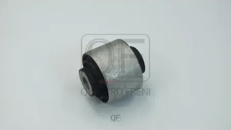 САЙЛЕНТБЛОК ПЕРЕДНЕГО НИЖНЕГО РЫЧАГА (Quattro Freni). Артикул QF30D00178
