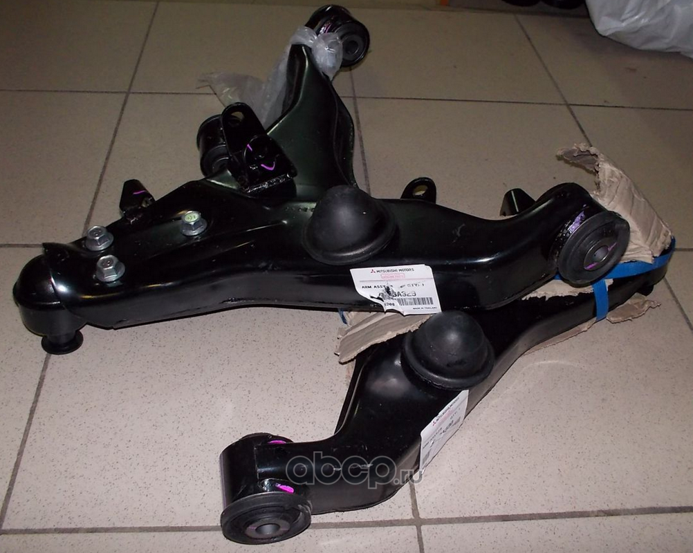 Рычаг подвески (в сборе) Mitsubishi. Артикул 4013A329