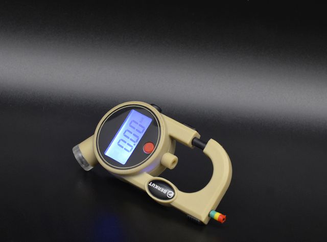 Манометр БЕРКУТ DIGITAL PRO цифровой. Артикул DIGITAL PRO