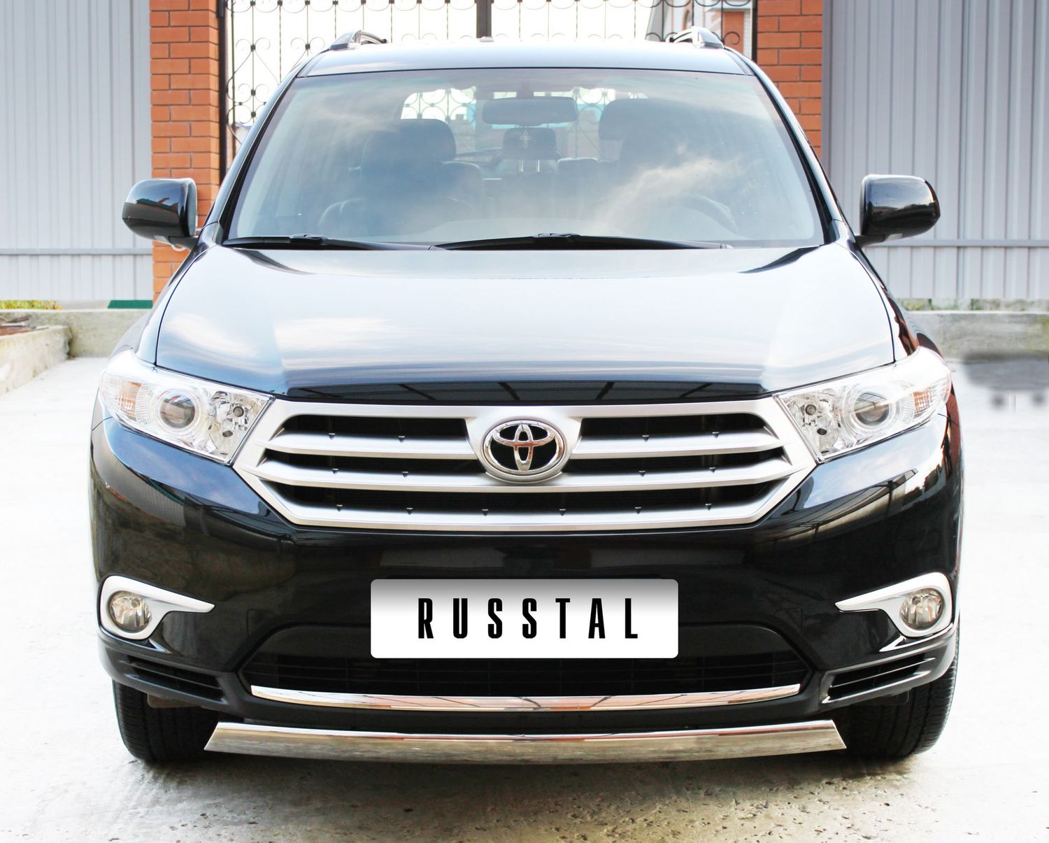 Защита RusStal переднего бампера d75x42 (дуга) для Toyota Highlander II 2010-2014. Артикул THZ-000731
