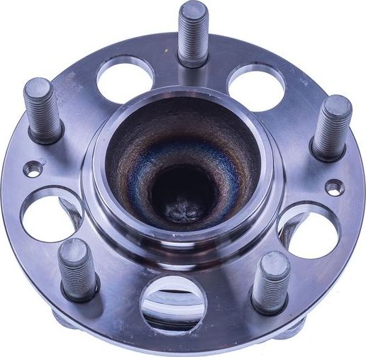 Ступица колеса с интегрированным подшипником Denckermann задняя для Kia Niro I 2018-2026. Артикул W413756