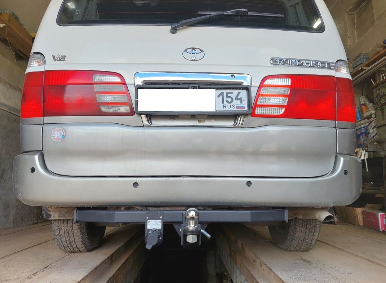 Фаркоп Halty для Toyota Grand Hiace 1999-2002. Американский квадрат. Артикул TGra95-02E (H.T53.E)