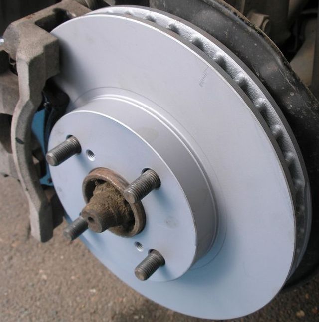 Тормозной диск ATE передний для Toyota Corolla E120, E130 2001-2007. Артикул 24.0125-0155.1