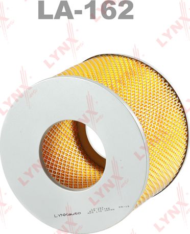 Воздушный фильтр LYNXauto для Toyota Dyna U100, 200 / Y100 1995-2001. Артикул LA-162