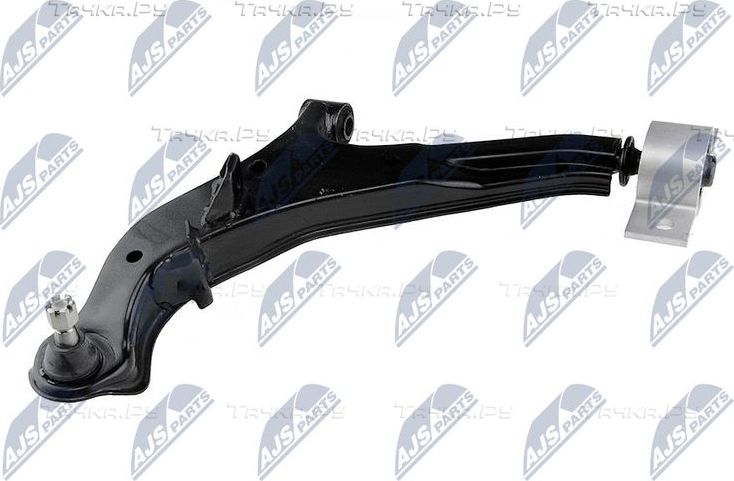 Поперечный рычаг передней подвески NTY левый нижний для Nissan Maxima A33 2000-2003. Артикул ZWD-NS-070