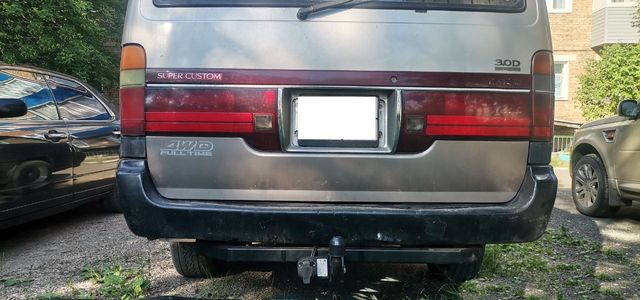 Фаркоп Halty для Toyota Hiace (H100) правый руль 1989-2004. Артикул THiLV1A (H.T54.A)