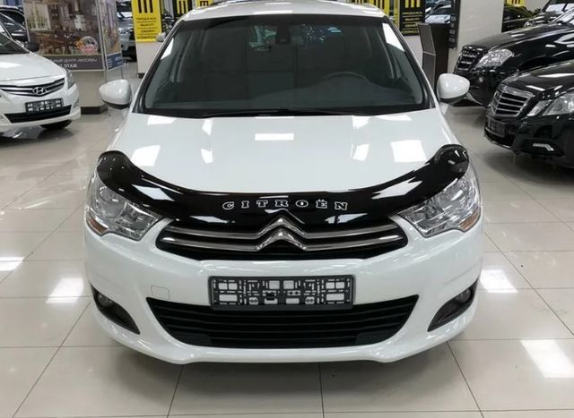 Дефлектор VT52 для капота Citroen C4 II седан 2010-2026. Артикул CN14VT