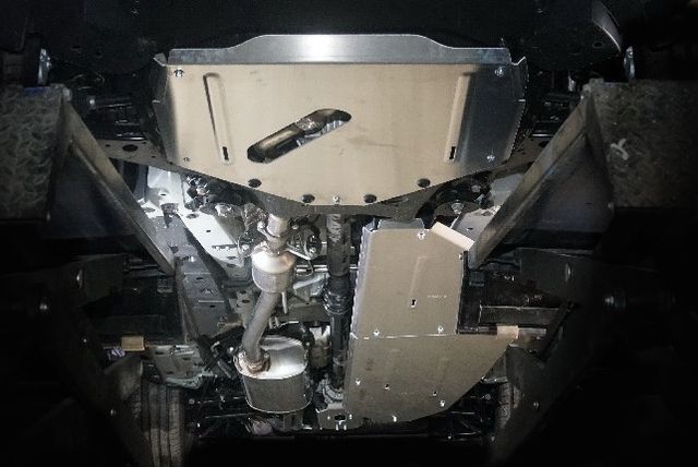 Защита алюминиевая ТСС (4 мм) для картера, КПП, бака, трубок и заднего редуктора Changan CS95 2024-2026. Артикул ZKTCC00706K