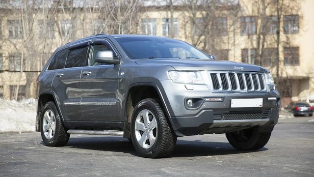 Дефлекторы V-Star для окон (с хром. молдингом) Jeep Grand Cherokee WK2 до рестайлинга 2010-2014. Артикул CHR37145