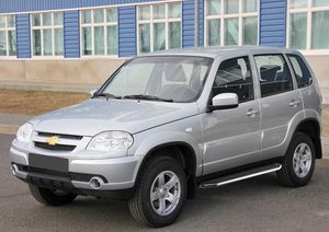 Пороги алюминиевые Rival Premium для Chevrolet Niva 2002-2008. Артикул A160ALP.1001.2