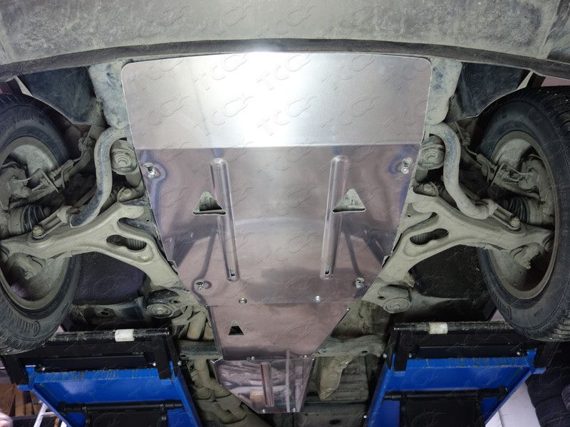 Защита алюминиевая ТСС (4 мм) для картера Volkswagen Touareg (в т.ч. R-Line) 2010-2014, 2014-2018. Артикул ZKTCC00105