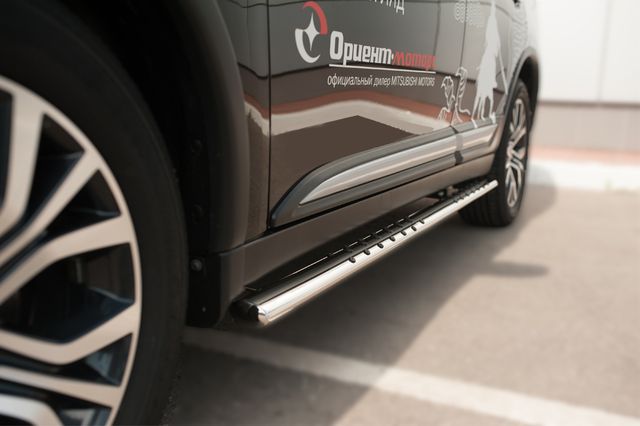 Защита порогов RusStal труба d75х42 овал с проступью для Mitsubishi Outlander III 2015-2018. Артикул MOO-002109