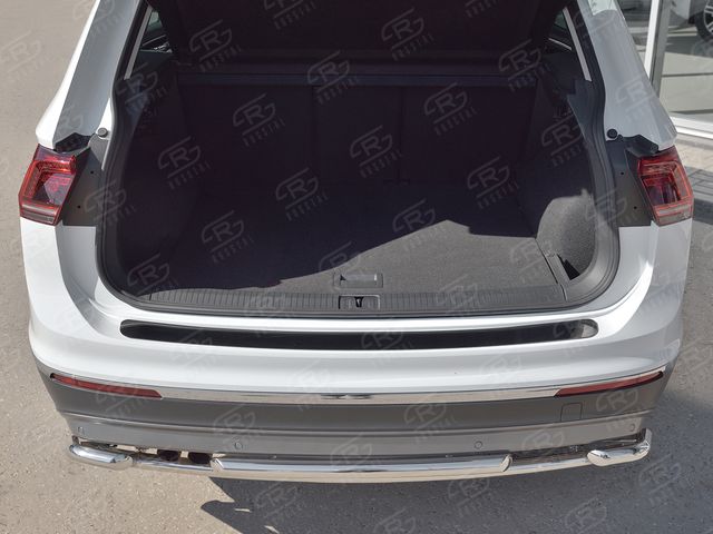 Накладка RusStal на задний бампер (лист нерж зеркальный) для Volkswagen Tiguan II до рестайлинга 2016-2020. Артикул VGN-002724