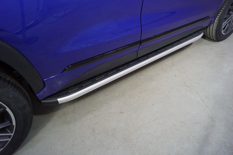 Пороги алюминиевые ТСС с пластиковой накладкой 1820 мм для Exeed LX 1.5L Turbo 2WD 2022-2026. Артикул EXEEDLX22-21AL