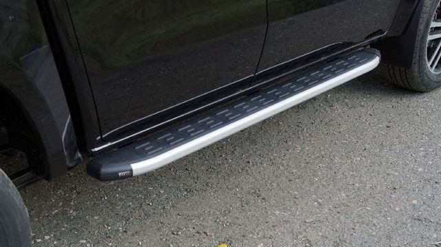 Пороги алюминиевые ТСС с пластиковой накладкой 1920 мм для JAC T9 4WD (дизель) 2024-2026. Артикул JACT924-10AL