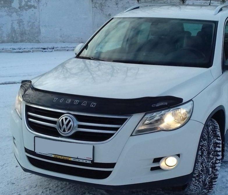 Дефлектор Vip-Tuning для капота Volkswagen Tiguan 2008-2011. Артикул VW24