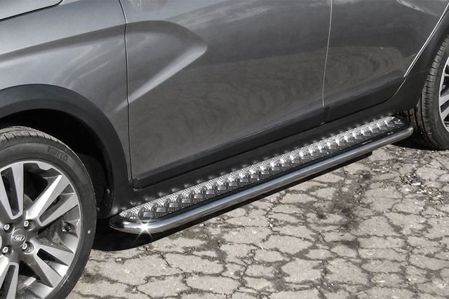 Пороги Slitkoff d42 с листом для Lada Vesta SW Cross 2017-2026. Артикул LadVSWCR04