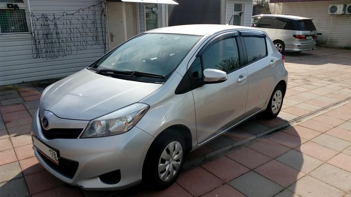 Дефлекторы V-Star для окон Toyota Vitz III 5-дв. 2010-2026. Артикул D10783