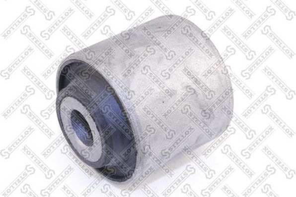 Сайлентблок переднего рычага подвески Stellox. Артикул 87-71051-SX