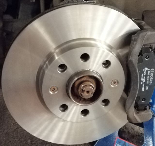 Тормозной диск Bosch. Артикул 0 986 479 223