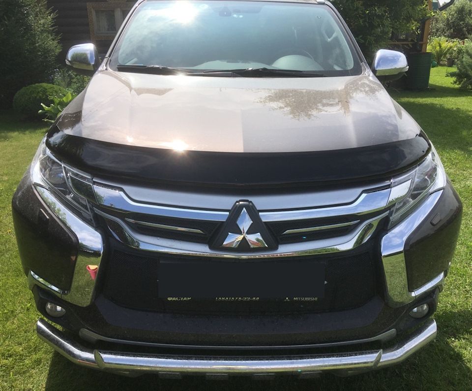 Дефлектор SIM для капота Mitsubishi Pajero Sport III 2015-2026. Артикул SMIL2001512