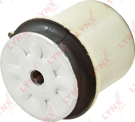 Сайлентблок задней балки LYNXauto. Артикул B8389