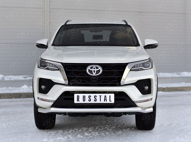 Защита RusStal переднего бампера d63 волна для Toyota Fortuner II 2020-2026. Артикул TFRZ-003524