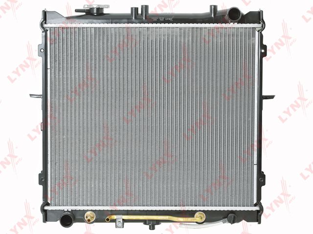 Радиатор охлаждения двигателя LYNXauto. Артикул RB-1090