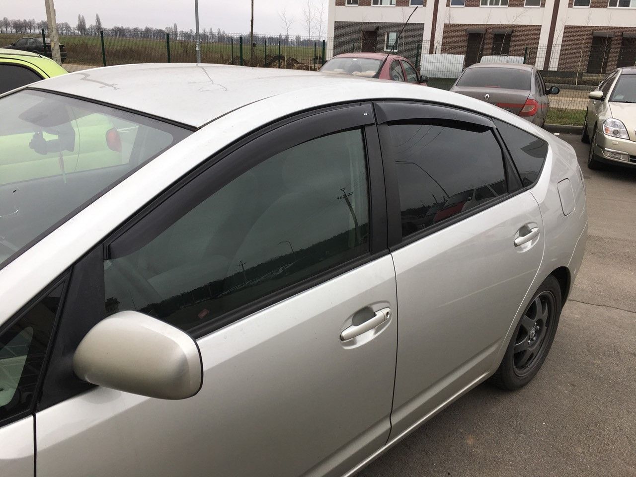 Дефлекторы Cobra Tuning для окон Toyota Prius II NHW20 2004-2008. Артикул T24004