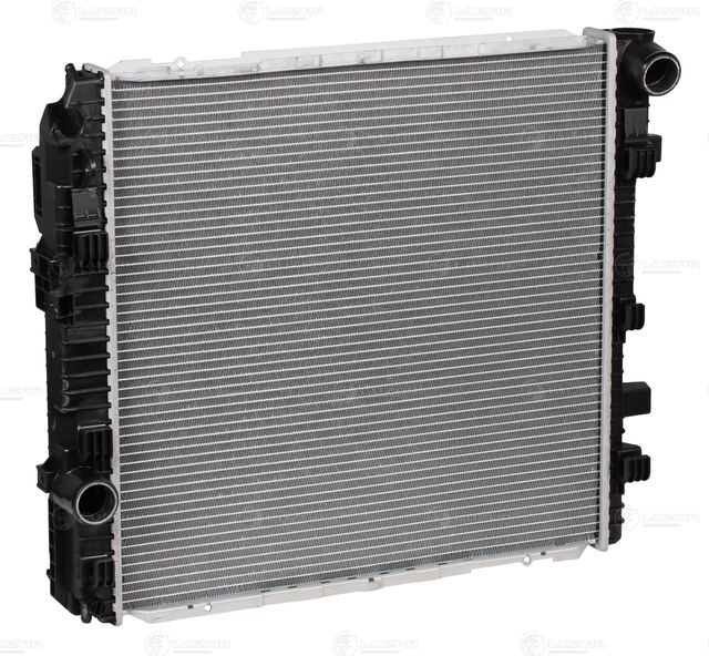 Радиатор охлаждения двигателя Luzar для Mercedes-Benz Atego 1 1998-2004. Артикул LRc 1582