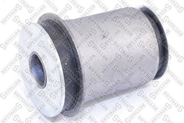Сайлентблок переднего рычага подвески Stellox. Артикул 87-98157-SX