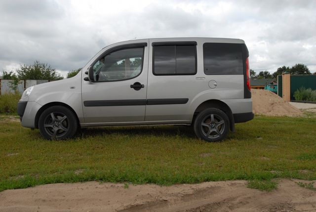 Дефлекторы Cobra Tuning EuroStandart для окон Fiat Doblo II Cargo 5 дв 2009-2015. Артикул FE21009