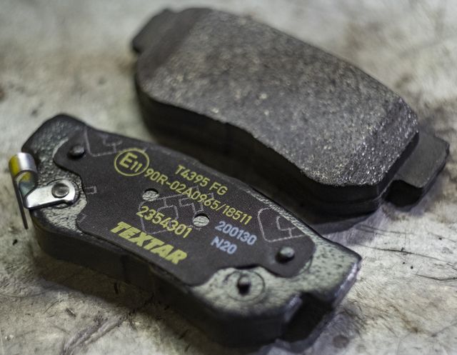 Тормозные колодки Textar Q+ задние для Hawtai Boliger 2011-2026. Артикул 2354301