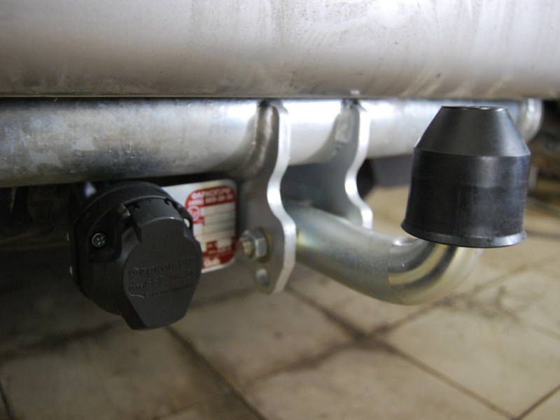 Фаркоп Galia оцинкованный для Toyota Land Cruiser 100 1998-2007. Артикул T050A