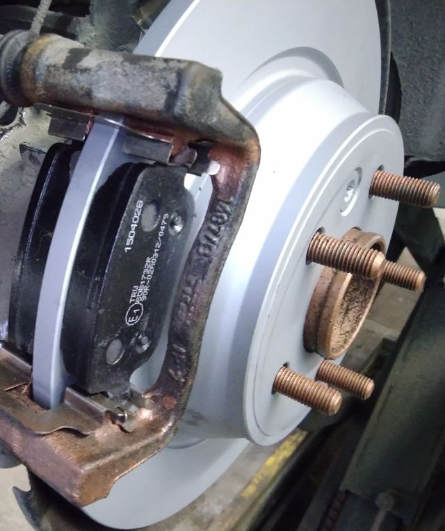 Тормозной диск Zimmermann Coat Z задний для Land Rover Range Rover Evoque I 2011-2018. Артикул 250.1361.20