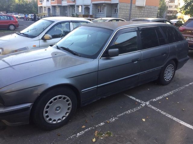 Дефлекторы Cobra Tuning для окон BMW 5 E34 универсал 1992-1996. Артикул B21692