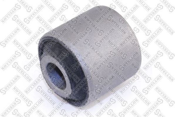 Сайлентблок переднего рычага подвески Stellox. Артикул 87-17020-SX