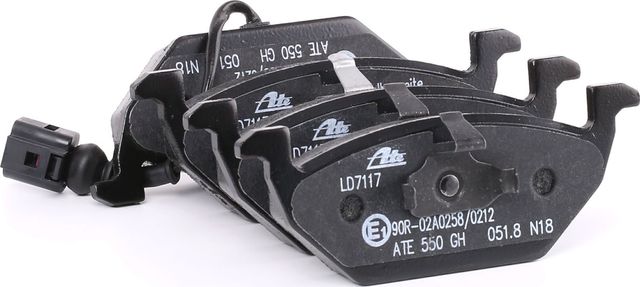 Тормозные колодки ATE Ceramic передние для Volkswagen Jetta VI 2010-2019. Артикул 13.0470-7117.2