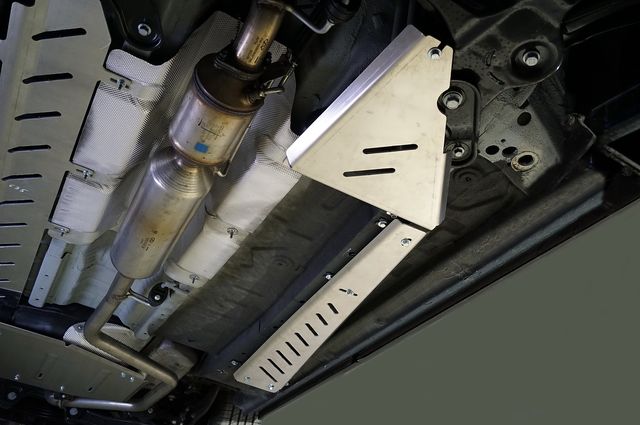 Защита алюминиевая ТСС (4 мм) для трубок кондиционера Jetour X90 Plus 2023-2026. Артикул ZKTCC00634