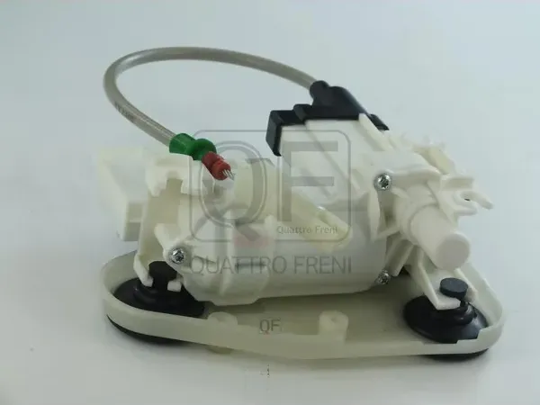ЗАМОК ДВЕРИ ПЕРЕДНИЙ ЛЕВЫЙ (Quattro Freni). Артикул QF10J00101