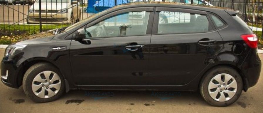 Дефлекторы SIM для окон Kia Rio III хэтчбек 2011-2017. Артикул SKIRIOH1232