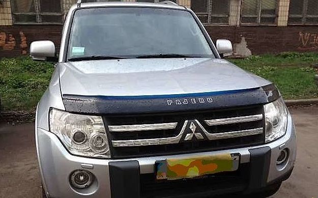 Дефлектор VT52 для капота Mitsubishi Pajero IV 2006-2026. Артикул MSH13VT