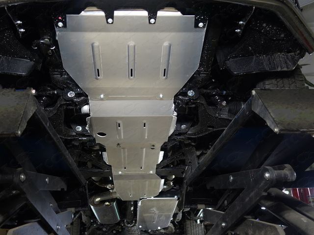 Защита алюминиевая ТСС (4 мм) для радиатора, картера, КПП, РК, бака Infiniti QX80 2014-2018, 2018-2024. Артикул ZKTCC00240K